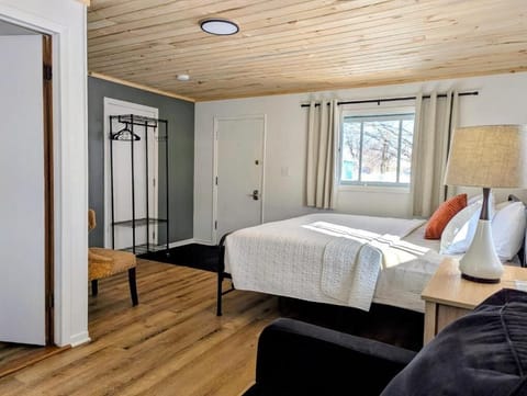 Standard Room | Free WiFi