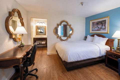 Desk, free WiFi, bed sheets