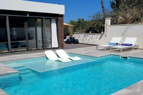 Holiday Home Swimming Pool