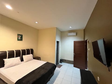 Deluxe Suite | WiFi (free), bed sheets