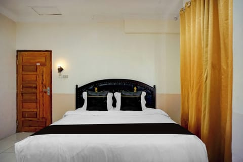 WiFi (free), bed sheets