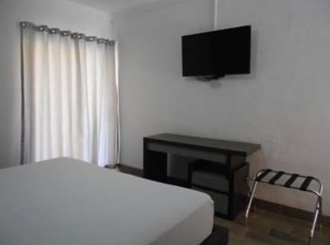 Double Room, 2 Double Beds | Free WiFi