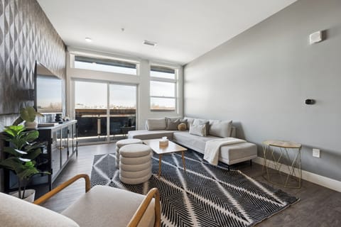 Living Area — Sprawling Retreat vacation rental in Denver.