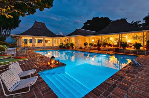 House, Smoking | 4 bedrooms, high-speed internet