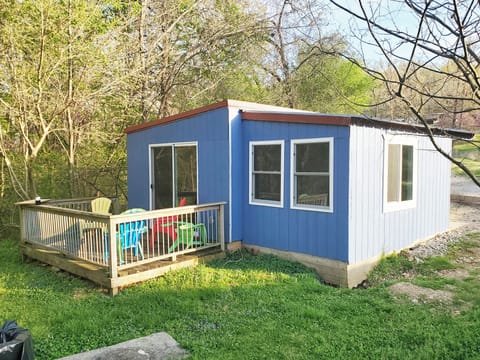 Cabin20720Back