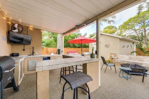 St. Petersburg Vacation Rental | 1BR | 1BA | 310 Sq Ft | 1 Step Required