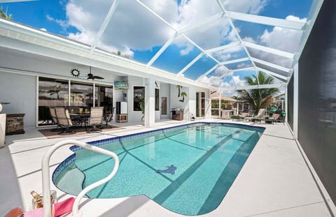 Southern Facing Pool with Covered Lanai Area