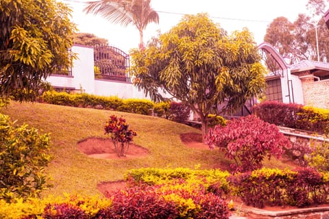 Classic Double Room, Garden View | Property grounds