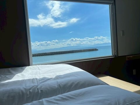 Standard Twin Room, Non Smoking, Ocean View (S03) | Desk, WiFi (free), bed sheets