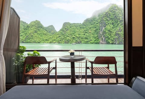 Junior Suite, Beach View, Executive Level | Property grounds