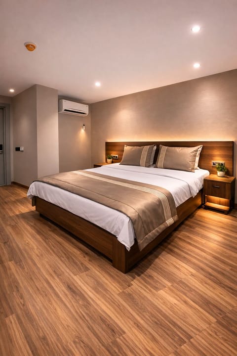 Luxury Double Room, 1 Bedroom, City View | Desk, laptop workspace, free WiFi