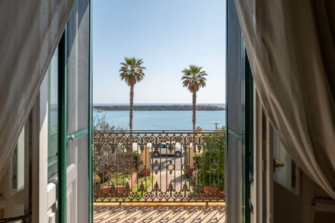 Double Room | In-room safe, free WiFi