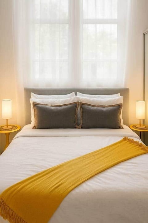Queen Bed