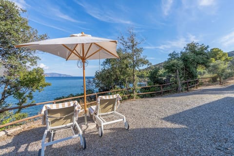 House, 1 Bedroom | Terrace/patio