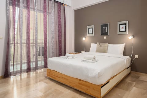 Deluxe Apartment, Balcony, City View | Laptop workspace, iron/ironing board, free WiFi