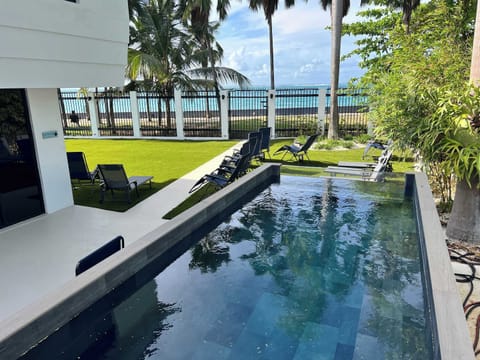 Pool & ocean view