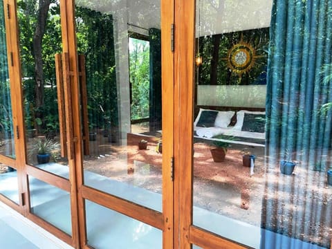 Deluxe Double Room, Garden View | Property grounds