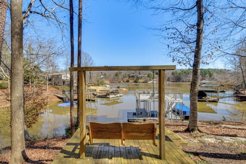 West Union Vacation Rental | 4BR | 3BA | 1,800 Sq Ft