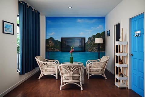 Family Room, Balcony, City View | Interior
