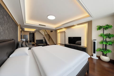 Superior Loft | Desk, blackout drapes, soundproofing, iron/ironing board