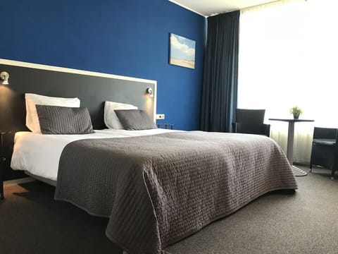 Unit with 3 Twin beds