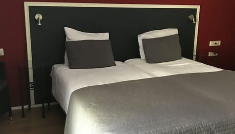 Unit with Twin beds