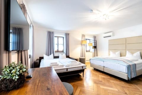 In-room safe, desk, laptop workspace, soundproofing