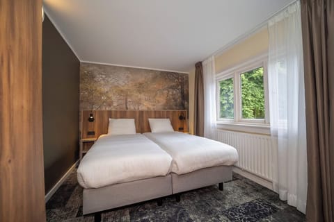 Comfortable Unit with Two Twin size beds