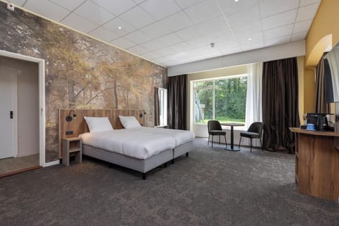 Comfortable Unit with Two Twin size beds