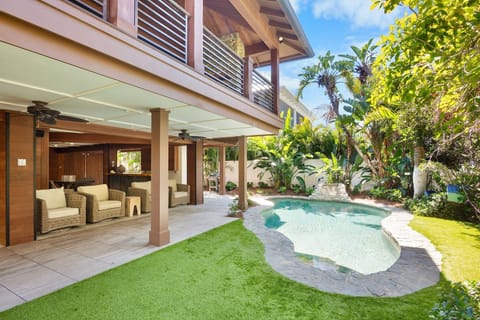 Private swimming pool and covered lounge - Tamatoa by AMI Locals