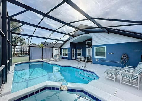 Hot tub + color light large pool + handle railing