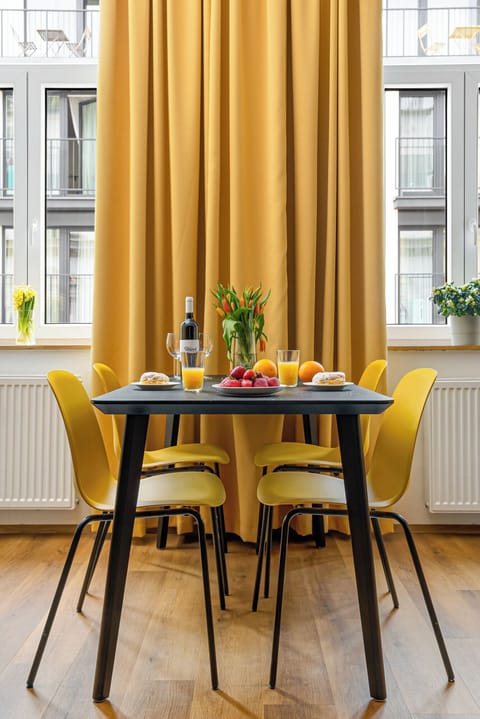 Deluxe Apartment, City View | Private kitchen