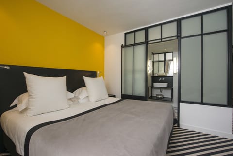 Privilege double room | Minibar, in-room safe, individually decorated, individually furnished