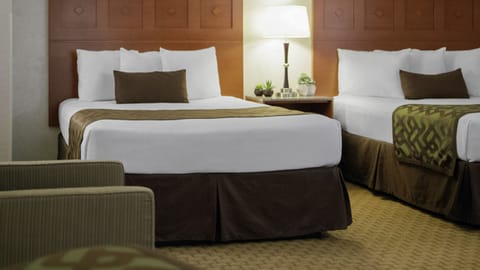 Deluxe Triple Room, Multiple Beds, Refrigerator | In-room safe, desk, blackout drapes, iron/ironing board