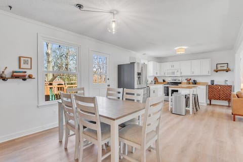 Dining Room table seats 6.