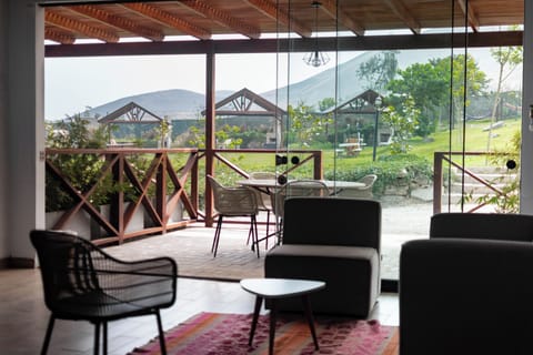 Deluxe Suite, Mountain View | Interior