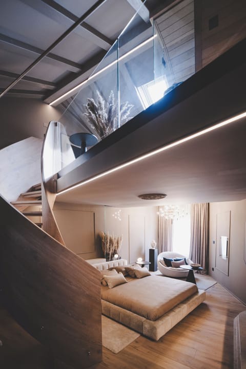 Luxury Room | Laptop workspace, WiFi (free)