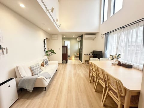 Premium Room, Mountain View | Living area | 60-inch flat-screen TV with digital channels, first-run movies