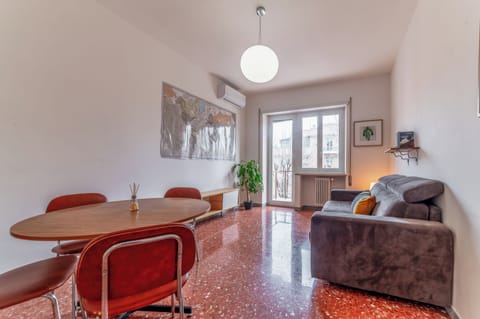 Apartment, Balcony, City View | Interior