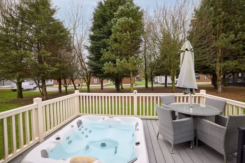 Jasmine Lodge, Allerthorpe Golf & Country Park, York - Host & Stay
