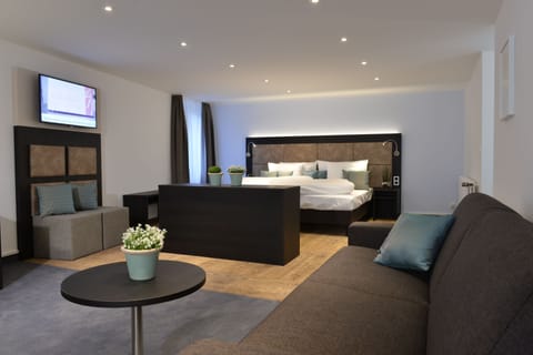 Basic Quadruple Room (Suterain) | Premium bedding, in-room safe, desk, soundproofing