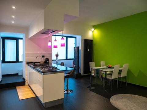 Apartment, City View | Dining