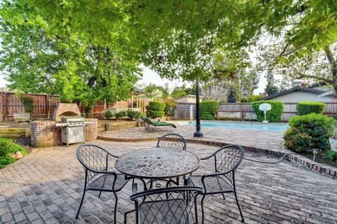 House (3 Bedrooms) | Front of property