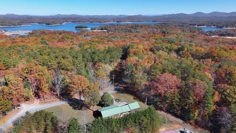 Welcome to BaseCamp Blue Ridge! 5 minutes to the lake and 7 minutes to downtown Blue Ridge. With a flat and paved driveway, it’s an easy drive in and out!