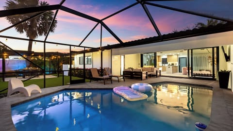 House (4 Bedrooms) | Front of property