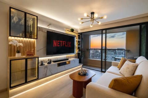 Elegante sala con sofá cama
