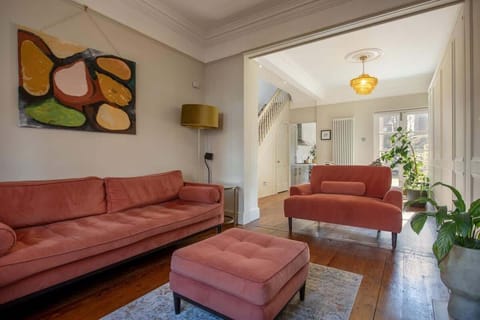 Living Room / Lounge