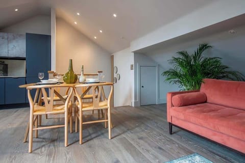 Living Room / Lounge