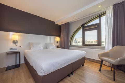 Unit with King size bed