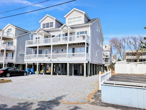 8 Bay Road, Tower Shores, North Bethany